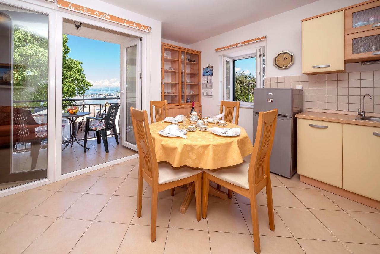 Apartments Dumica Malinska Εξωτερικό φωτογραφία